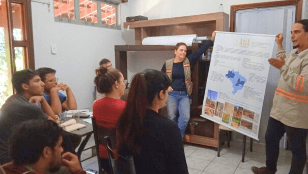 Axía Bom Jardim de Goiás recebe visita dos alunos da UFG